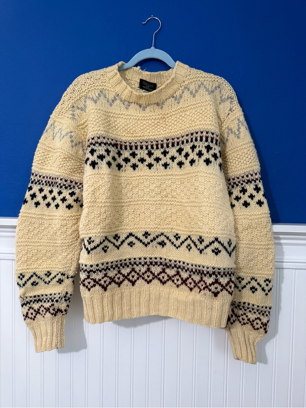 Men’s vintage hand knitted wool sweater